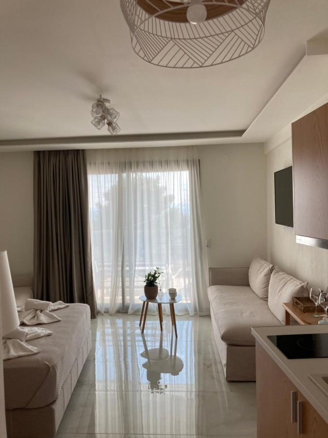 Wide Blue Luxury Boutique Suites Neos Marmaras Ngoại thất bức ảnh