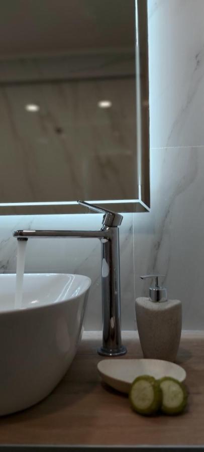 Wide Blue Luxury Boutique Suites Neos Marmaras Ngoại thất bức ảnh