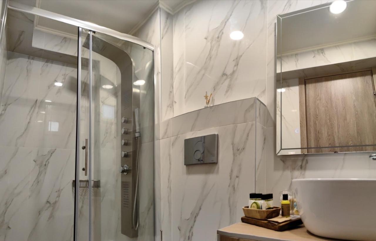 Wide Blue Luxury Boutique Suites Neos Marmaras Ngoại thất bức ảnh