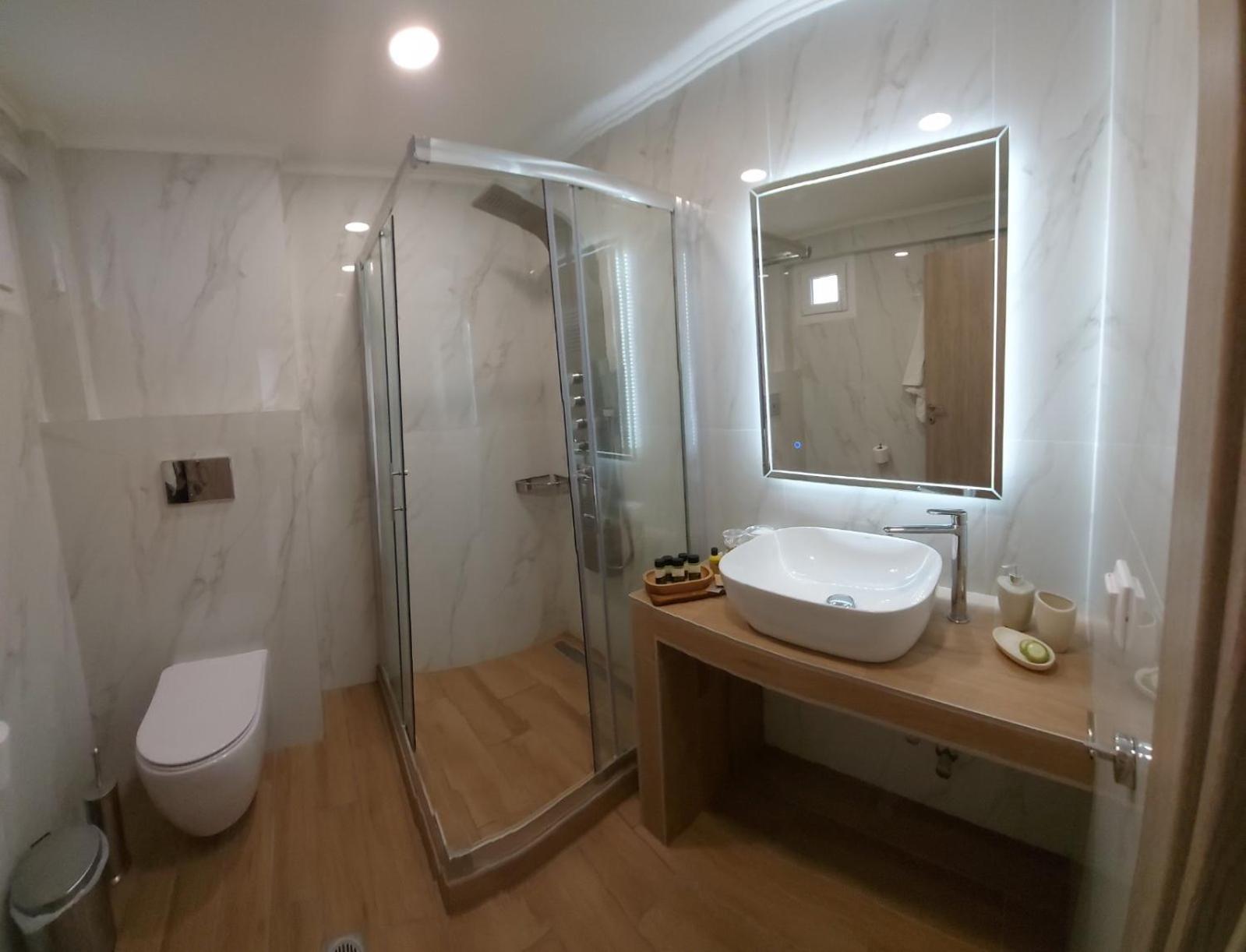 Wide Blue Luxury Boutique Suites Neos Marmaras Ngoại thất bức ảnh